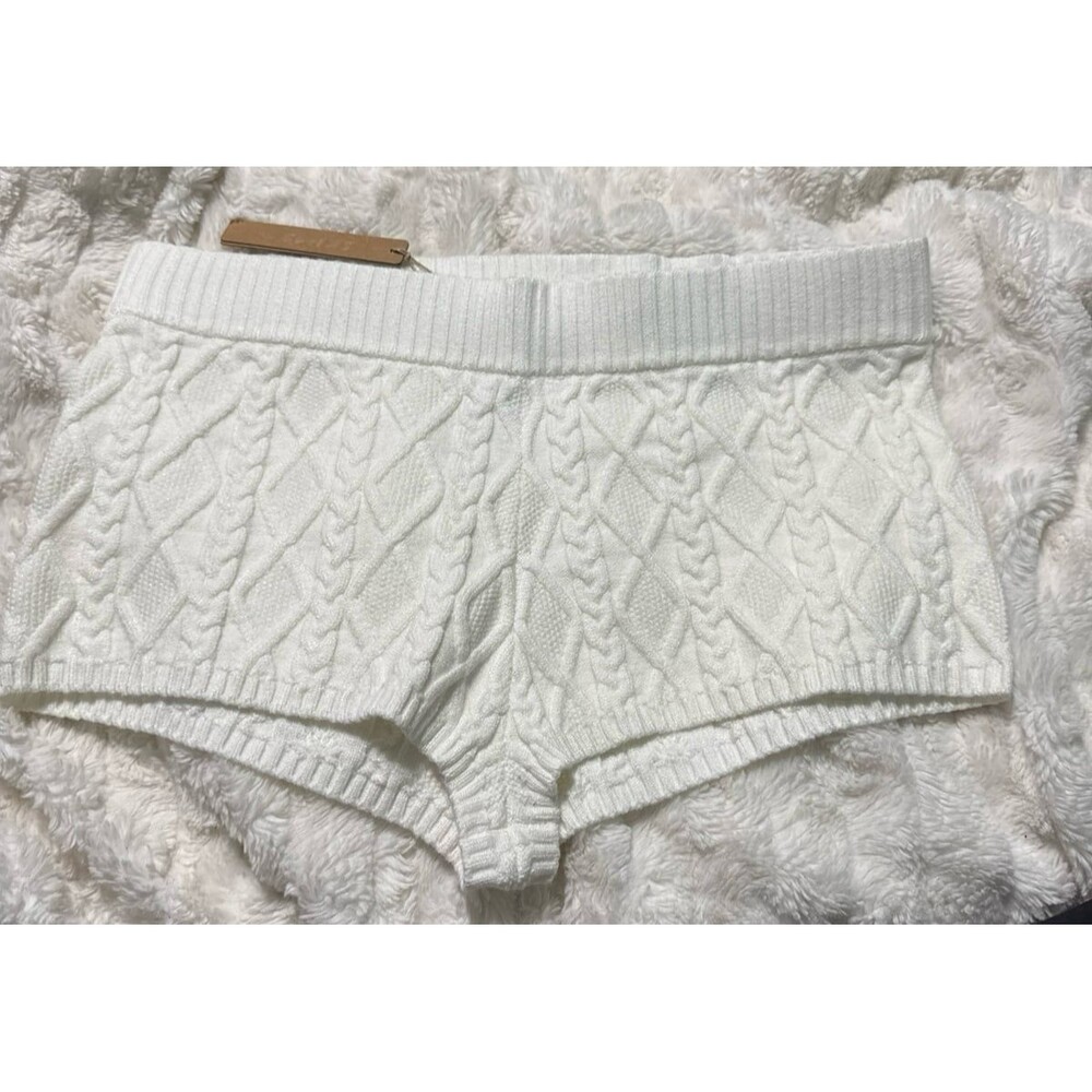 Skims Snow Bunny Shop Cableknit Shorts - Picture 3 of 3